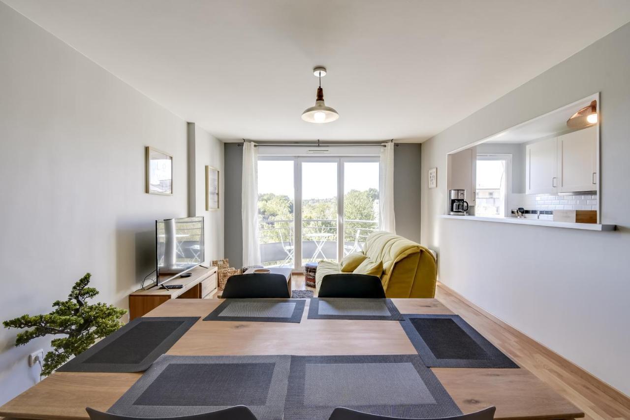 Апартаменты Chic Apart With Parking And Balcony Сержи Экстерьер фото