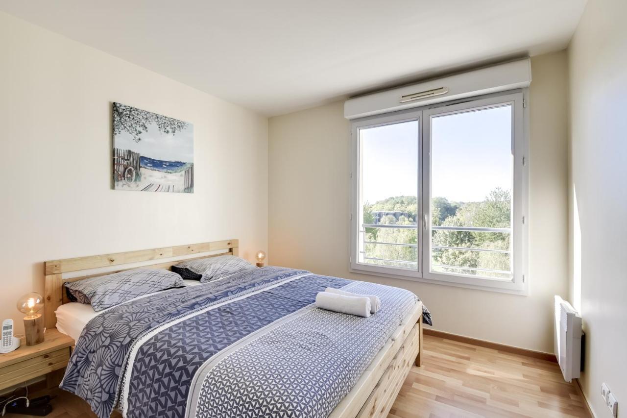 Апартаменты Chic Apart With Parking And Balcony Сержи Экстерьер фото